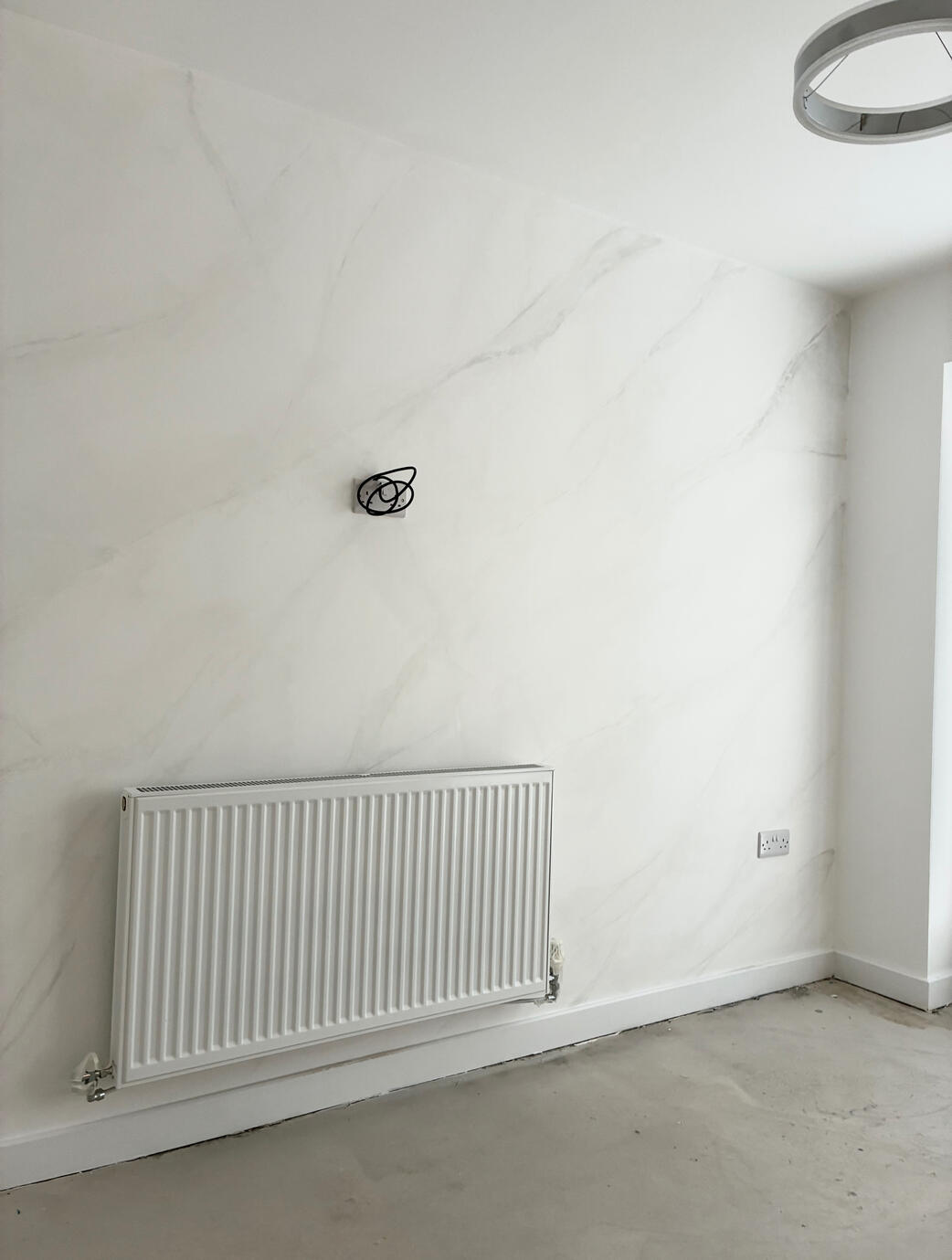 Mushroom greige marble effect