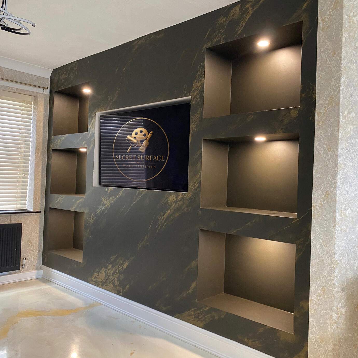 Media wall mars gold marble effect